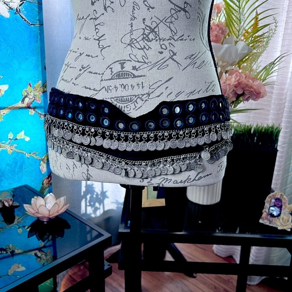 Black and silver belly dancer belt. - Picture 1 of 8